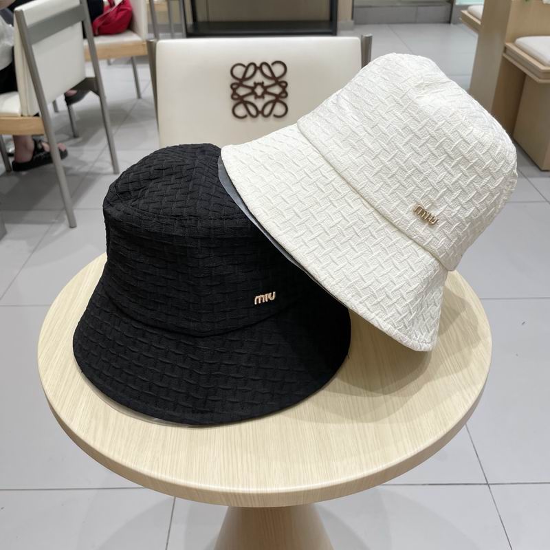 Miumiu hat 062703